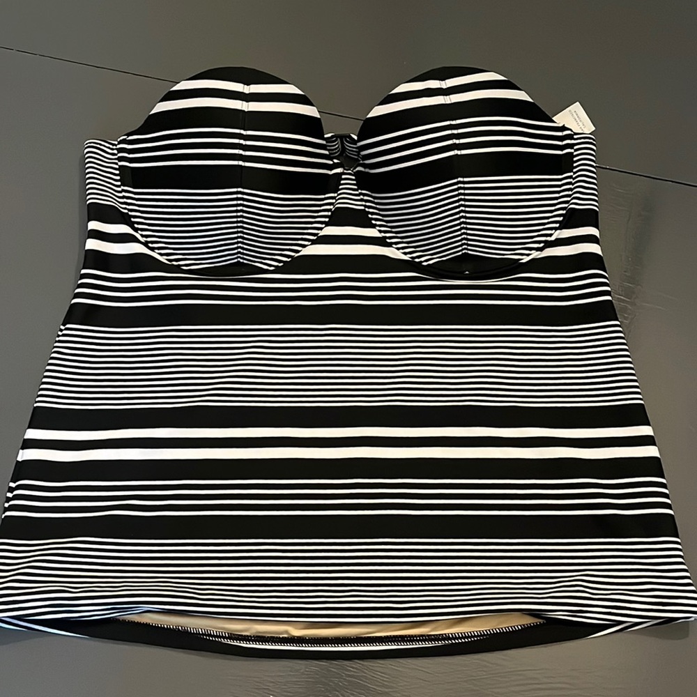 NWT Old Navy tankini top